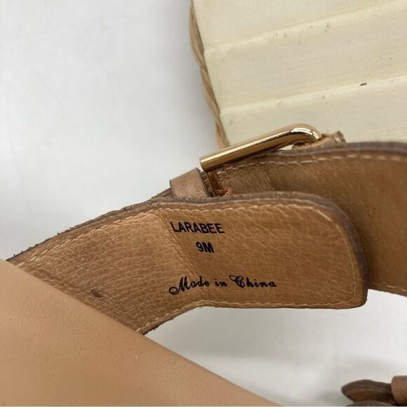 Donald J. Pliner Larabee Sandal - Picture 10 of 10